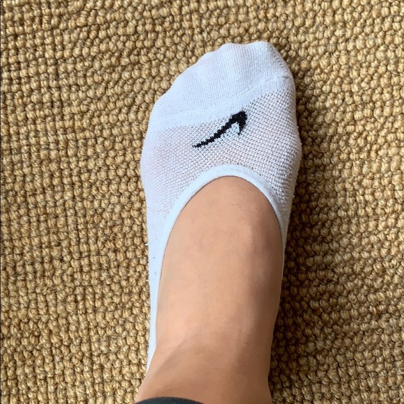 White Nike No Show Socks - Picture 5 of 8